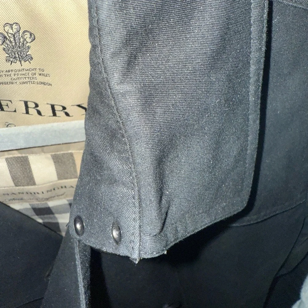 Burberry Women's Black Trench Coat - Picture 4 of 4